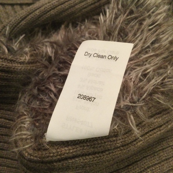 Cabi Faux Fur Brown Knit Sweater Vest Size Medium - Picture 7 of 9